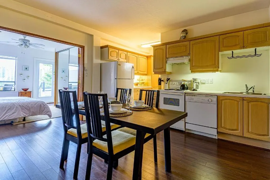 Charming Suite With Amazing Views Vancouver Canada