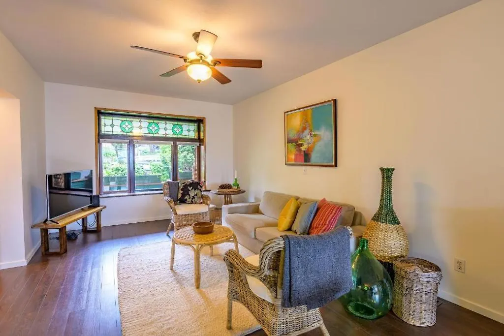 Charming Suite With Amazing Views Vancouver